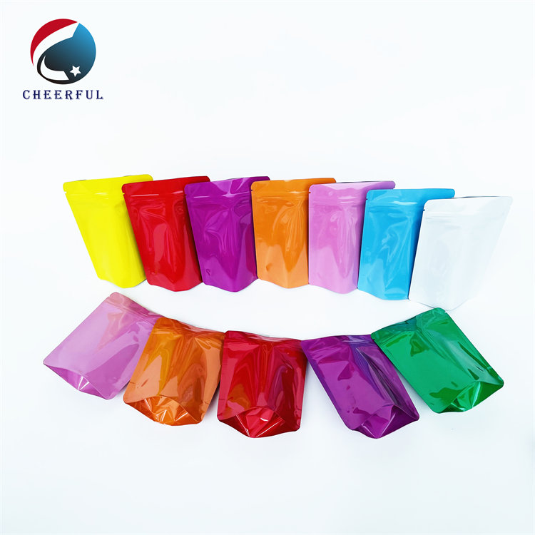 Holographic pouches